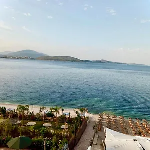 - Port Saranda